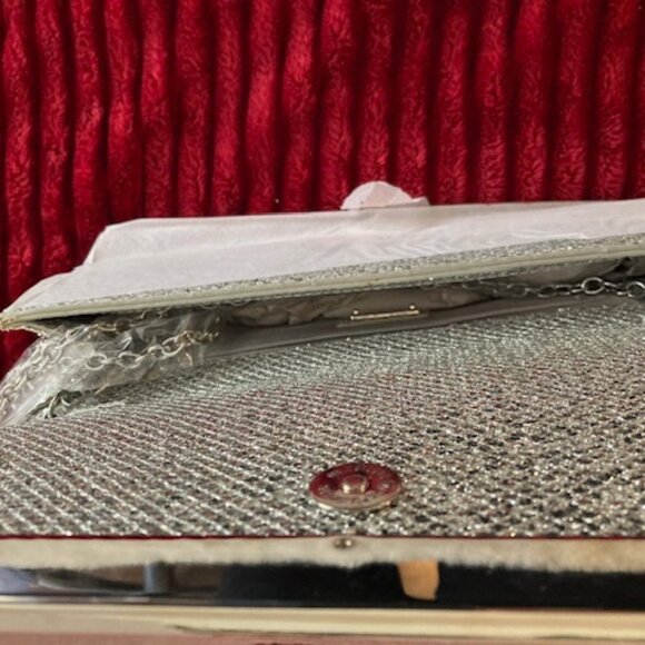 Brand New Glittering Silver Sequin Clutch Evening Handbag (Original Packaging) - Picture 3 of 3
